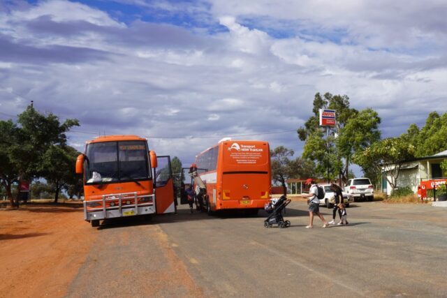 regional TrainLink buses taking passengers to and from Dubbo Railway Station